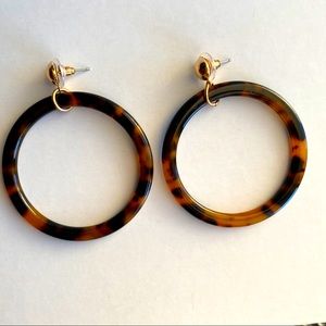 Free w/purchase NY&Co NWT Hoop Earrings Br Turtle